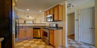 Large 2 BR, 2 BA Dual Master Suite in Boiling Springs Convenient to Shopping, Dining, Easy Access to I-85 Gallery 6