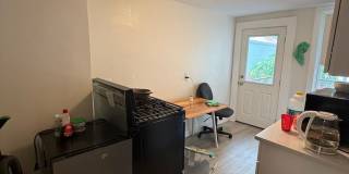 3bed with living room  in Allston. Gallery 3
