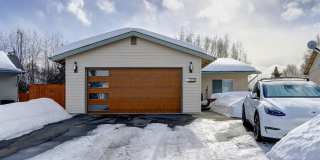 Fully Furnished Three Bedroom Executive Rental, Close to the Airport! Fully Furnished Three Bedroom Executive Rental, Close to the Airport! Gallery 1