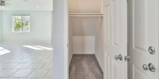 6746 N Glasner Gallery 34
