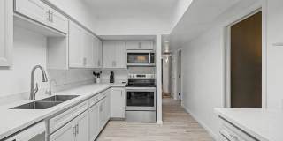 ALL UTILITIES, WIFI AND FURNITURE INCLUDED!! Beautiful Fully Furnished Home with Upgrades & Community Amenities! Gallery 13