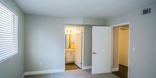 The Lido Apartments - Senior Living Gallery 28