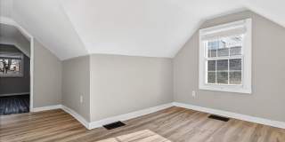 4 Bedroom, 1.5 Bath house in Shelby Park, Fenced, Off-street Parking, Pets OKAY! Gallery 20
