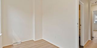 Newly renovated 2 Bed, 1 Bath w/ Bonus Room, Central AC, Laundry - Available September 5th! Gallery 17