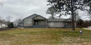 NEW DUPLEX Conveniently located to 40 West Gallery 1