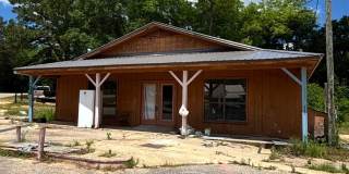 2bd/1ba SPACIOUS CONVERTED LENOX GENERAL STORE Gallery 1