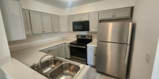 2 Bedroom Condo near Hickory Grove Gallery 5
