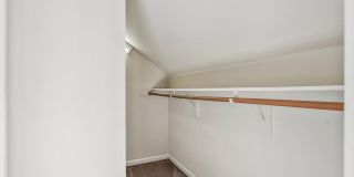7059 KINGS MANOR DR Gallery 17