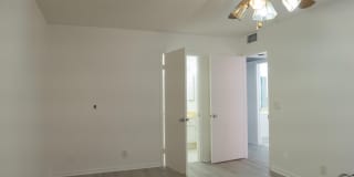 400 SW 134th Way Gallery 37