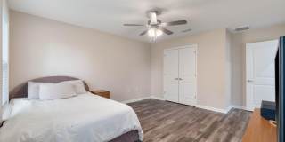 Like New in Heart of Crestview - AVAILABLE IN MAY! Gallery 27