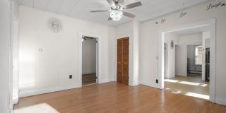 25 Salem Street Gallery 11