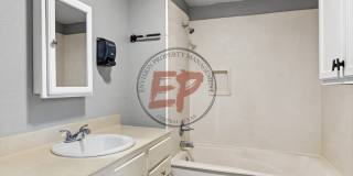 423 Sherman Street Gallery 13