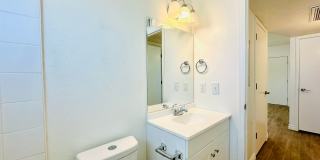 4424 Bellevue Newly Renovated Apartments with All Appliances Included! Gallery 14