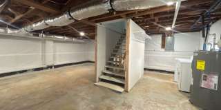 Cute, cottage in a prime location off of Oakland Ave, near Downtown and ETSU, 2 bed/1 bath for $1650 month Gallery 11