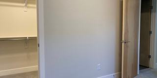 Modern 3br, 3.5ba, Finished Basement, 2 Suites! Gallery 14