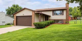 Beautiful Willow Heights 4br home on corner lot with fenced yard! Gallery 1