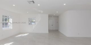 913 NE 2nd St Gallery 9