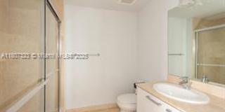16275 Collins Avenue Gallery 18