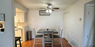 Bright & Updated 2Bd/1Ba Condo in Aurora Gallery 17
