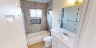 Large 2BD/1BA Upstairs Unit Large 2BD/1BA Upstairs Unit Gallery 5