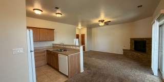 3 Bedroom Town Home Available Near 4th Street SW & Bridge Blvd SW! Gallery 23