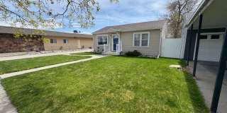 Adorable 2 BR 1 Bath home with Yard Gallery 1