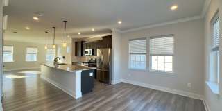 Charming 3 Bedroom/2 Bathroom/2 Half Bath Townhome in Windsor Mill, MD! Gallery 5