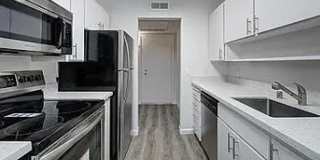 Large 1 Bedroom in Walnut Creek, Gym, Pool, Walk to Town Gallery 7