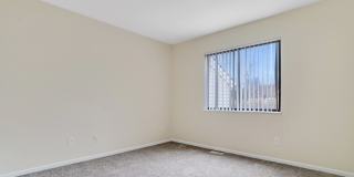 Glen at Bogey Hills Gallery 12