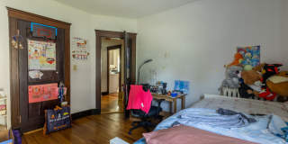 92 Oak Avenue Gallery 12