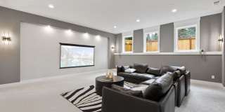Luxury Bellevue Estate in Prestigious Bridle Trails For Rent Gallery 38