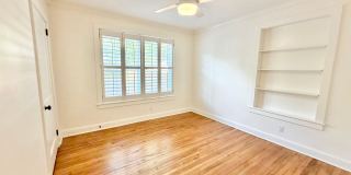 3/2 Duplex Conveniently Situated in an Established Neighborhood! Gallery 18