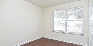 Beautiful 4 Bedroom / 2 Bath Home in Eagle’s Landing Subdivision Gallery 6