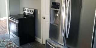 Great 2 bed 1 bath with backyard retreat and detached garage, near WPAFB, Sinclair Gallery 7