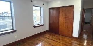 914 WHITELOCK Street Gallery 13