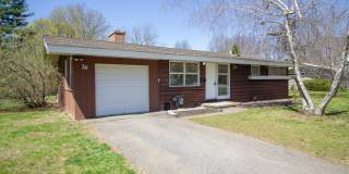 3BR 1BA North Colonie Schools Gallery 1
