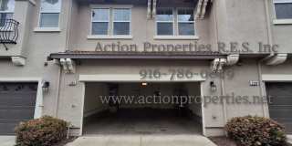 Stunning Townhome.  - 2 Stories - 3 Bed, 2.5 Bath, 2 Car Garage - Nearby Trails! Gallery 5