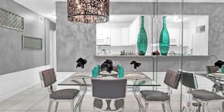 Fontainebleau Milton Gallery 43