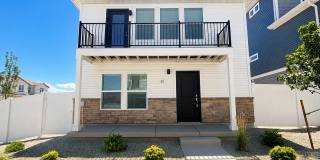 Brand New 2-bed 2-bath End Unit Townhome Gallery 1