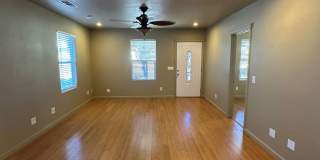SPACIOUS 2 BED 1 BATH DOWNTOWN WITH OFF STREET PARKING SPACIOUS 2 BED 1 BATH DOWNTOWN WITH OFF STREET PARKING Gallery 1