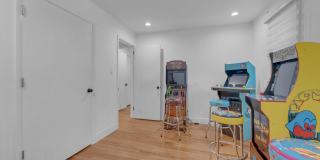 91 SECOND Street Gallery 22
