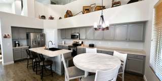 MONTHLY - MID-TERM, Beautiful fully furnished 4-bedroom, 2.5-bath home located near downtown Gilbert! MONTHLY - MID-TERM, Beautiful fully furnished 4-bedroom, 2.5-bath home located near downtown Gilbert! Gallery 10