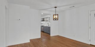 Spacious Poolside Condo! Gallery 9