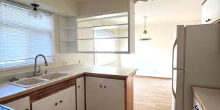 Unique Home in Columbia Neighborhood - 4+ Bedroom 3 Bath - Walnut St Gallery 8