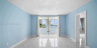 18601 NE 14th Ave Gallery 11