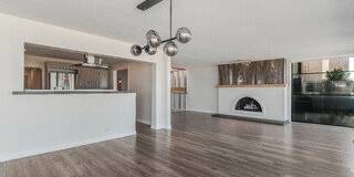 2308 The Strand Gallery 4