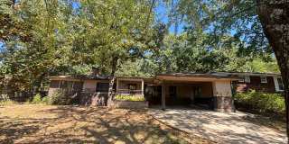 Charming Mid-Century Modern Home Just Minutes from the U of A! Gallery 3