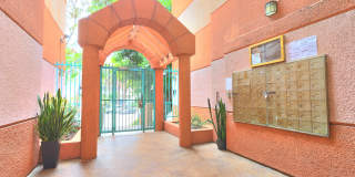1791 N. SYCAMORE AVE Gallery 7