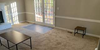 Room in 4 Bedroom Home at 216 Woods Ream Dr Room in 4 Bedroom Home at 216 Woods Ream Dr Gallery 5