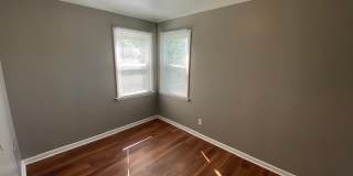 136 North Everett Avenue Gallery 14